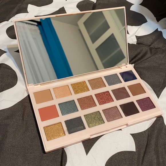 Ciaté London - The Editor Palette New England - Picture 3 of 3